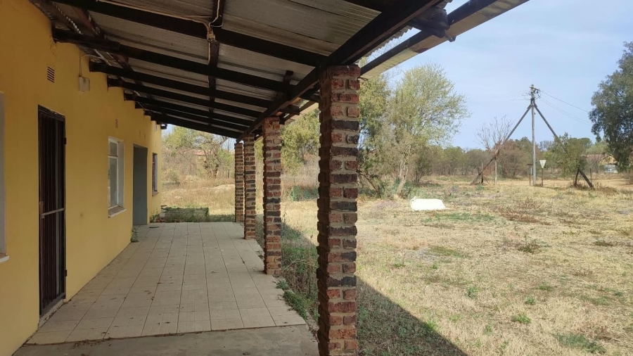 6 Bedroom Property for Sale in Swartruggens North West